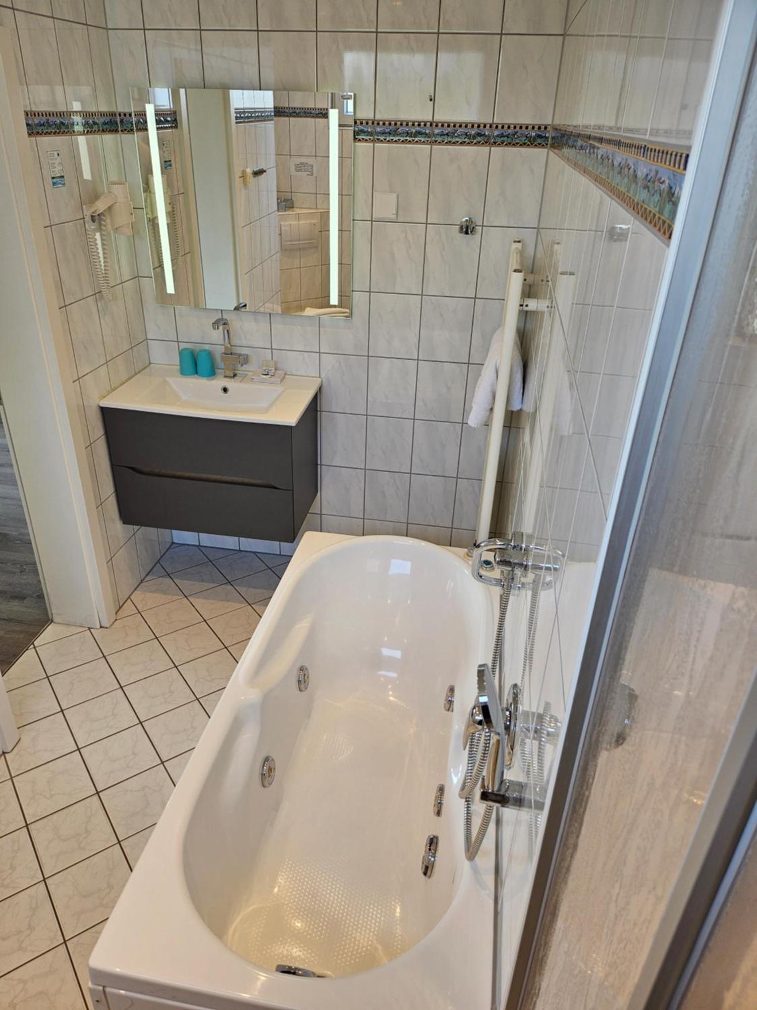 Hotel Pension Loose Borkum Exteriör bild